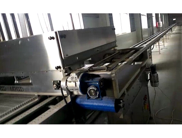 自動(dòng)解垛、脫蓋、吸饃、和饃盒回傳系統(tǒng)